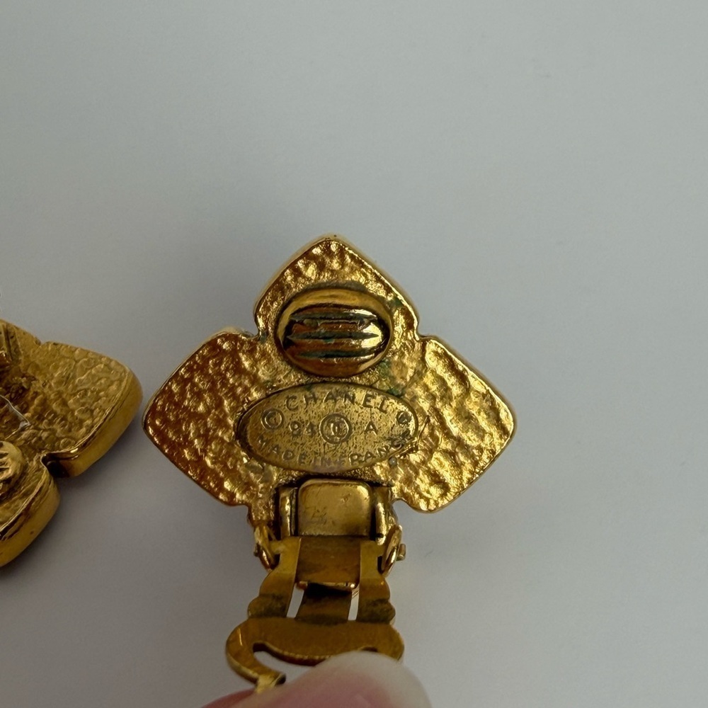 Vintage Chanel Red Gripoix Earrings 24K Gold Plated - Picture 8 of 11